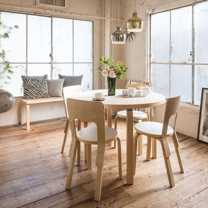 Artek Aalto Bord 90A – Runt bord av Alvar Aalto