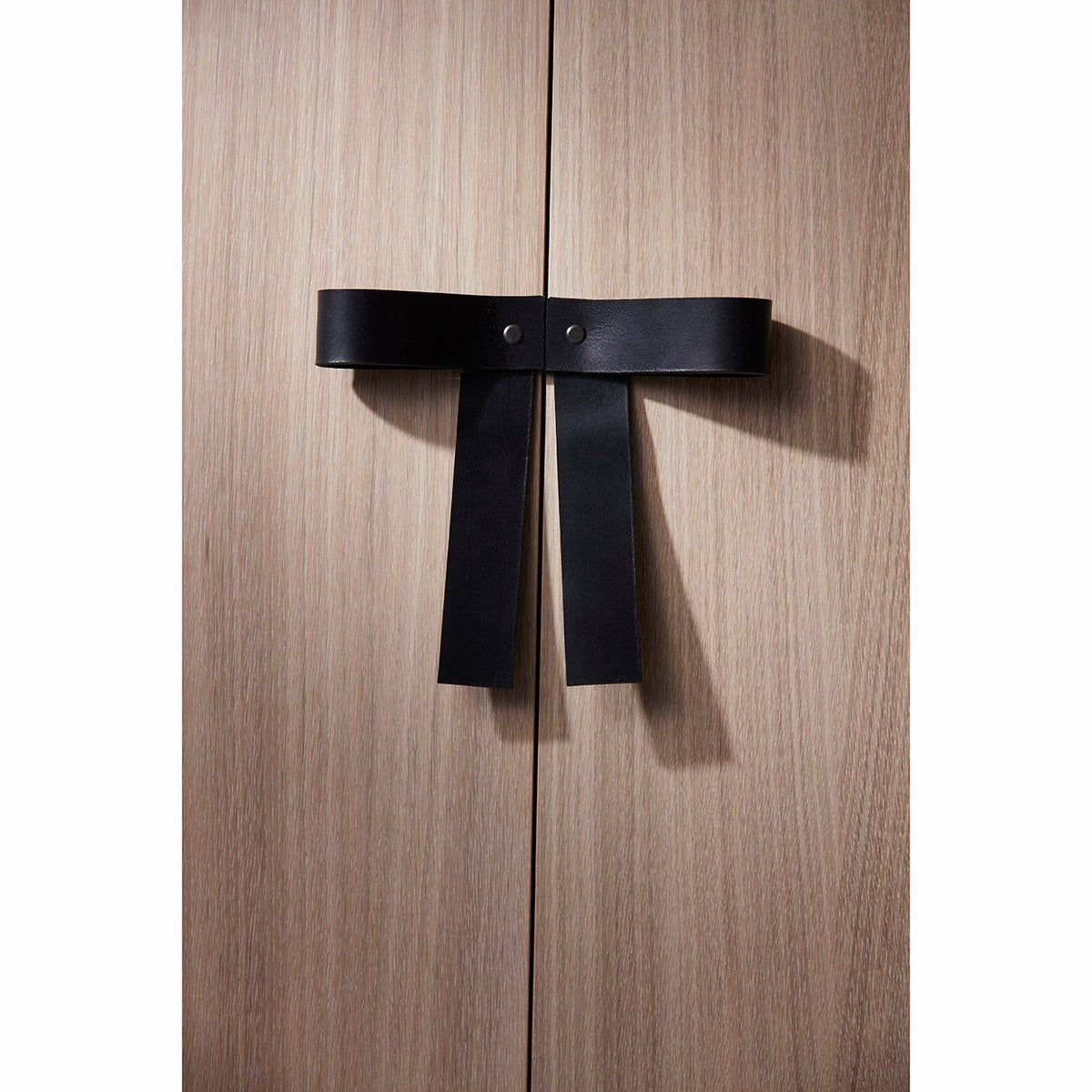 The Bow / Cabinet