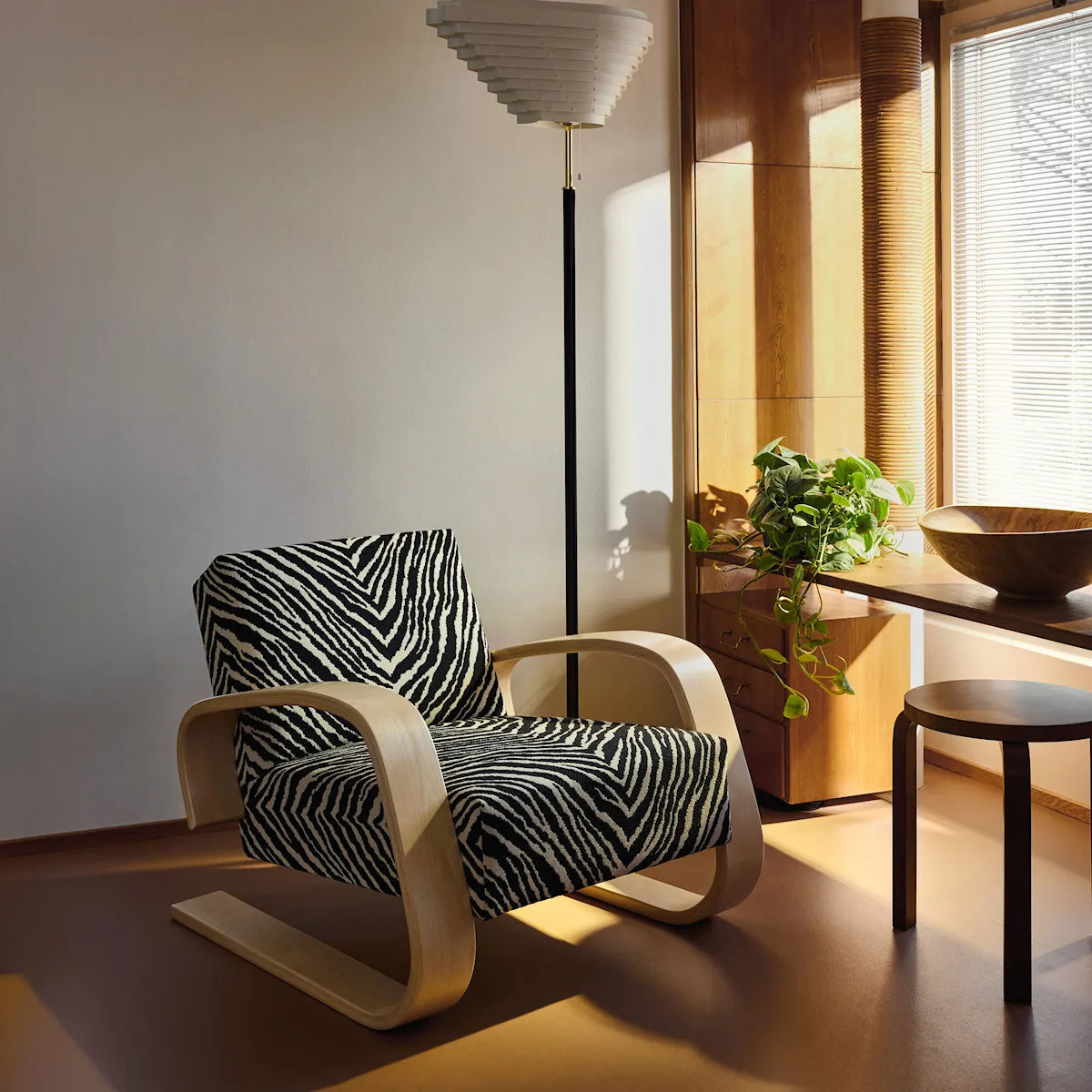 Artek Armchair 400 Tank – Fåtölj av Alvar Aalto