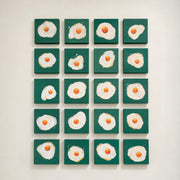 Fried Eggs – 20 originalmålningar i akryl, 20 × 20 cm