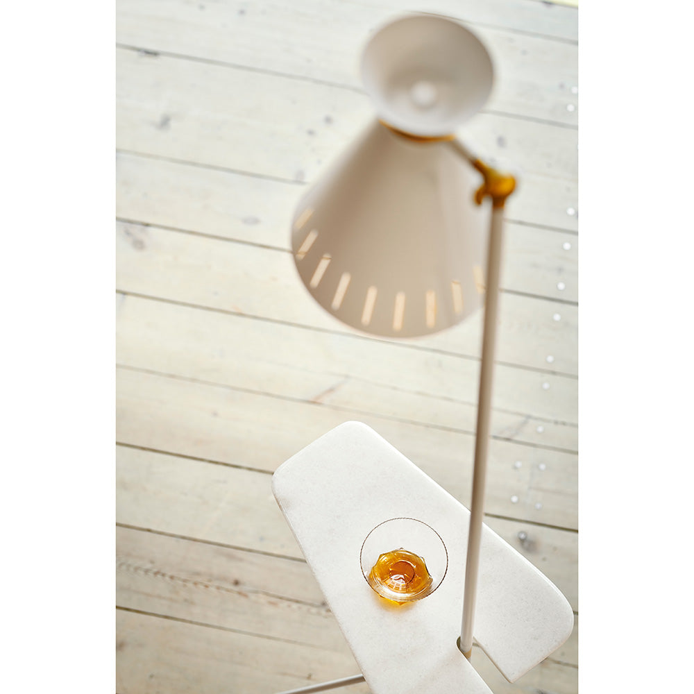 Cone golvlampa med bord